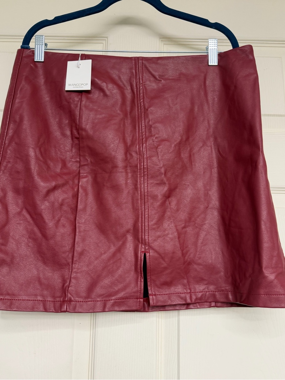 Mango faux leather cranberry mini skirt with front slit and side nwt